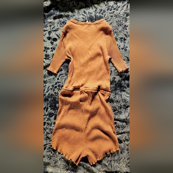 Small Ribbed Knit Romper - Picture 2 of 2